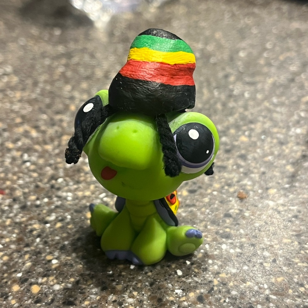 Green Turtle LPS CUSTOM with Rasta Hat